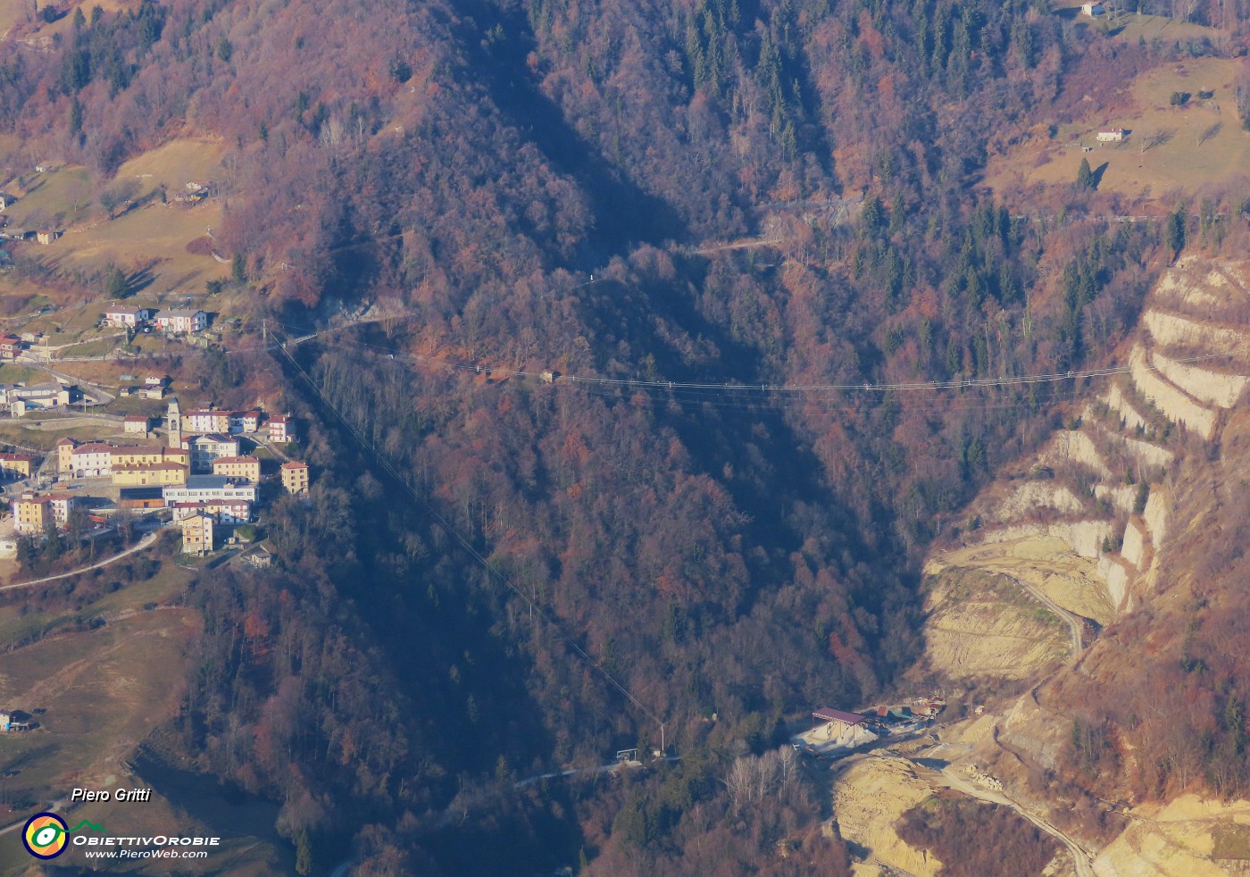 34 Dossena , Il lungo Ponte Tibetano.JPG